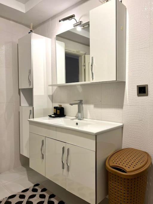 Florya Da 3+1 Lux Keyifli Bahceli Daire Apartament *