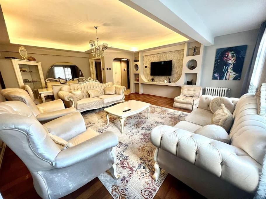 Apartament Florya Da 3+1 Lux Keyifli Bahceli Daire *